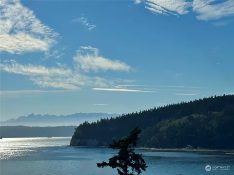 2195 Bay Vista Ln, Camano Island, WA 98282