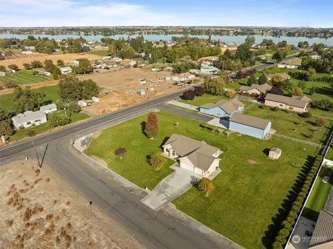 1971 Road F5 NE, Moses Lake, WA 98837