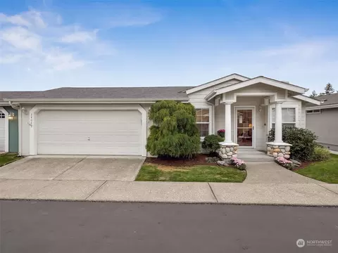 24049 223rd Pl SE #122, Maple Valley, WA 98038