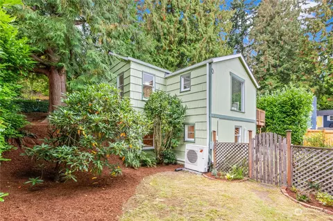9600 17th Ave NE, Seattle, WA 98115