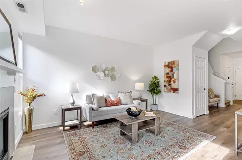 Living - 18930 Bothell-everett Hwy #R103, Bothell, WA 98012 photo 2 of 2
