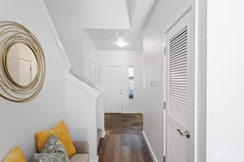 Entry Way - 18930 Bothell-everett Hwy #R103, Bothell, WA 98012 photo 1 of 2