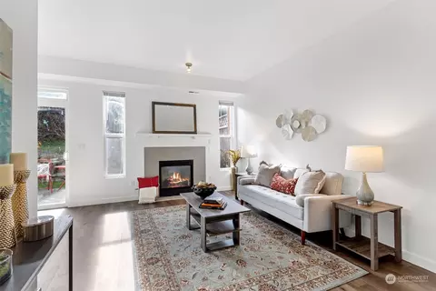 Living - 18930 Bothell-everett Hwy #R103, Bothell, WA 98012 photo 1 of 2