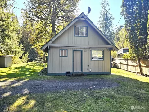 23418 N River Dr, Granite Falls, WA 98252