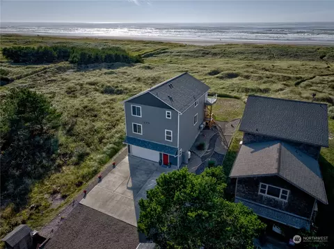 28095 I Ln, Ocean Park, WA 98640