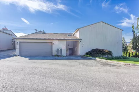 225 19th St NE #10, East Wenatchee, WA 98802