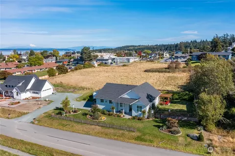 305 NW Wilkes St, Coupeville, WA 98239