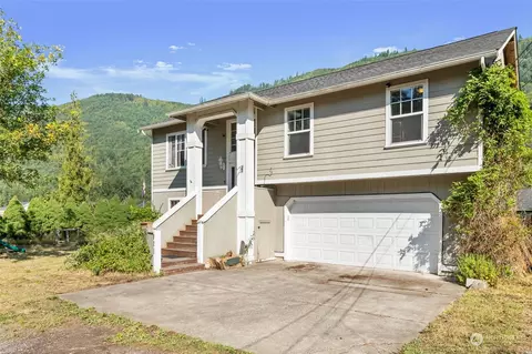 801 King Valley Dr, Maple Falls, WA 98266