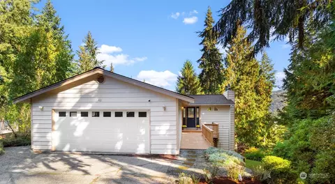 48 Louise View Dr, Bellingham, WA 98229