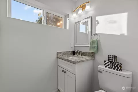 Bath - 604 Harman Way S, Orting, WA 98360 photo 1 of 3