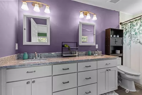 Bath - 604 Harman Way S, Orting, WA 98360 photo 2 of 3