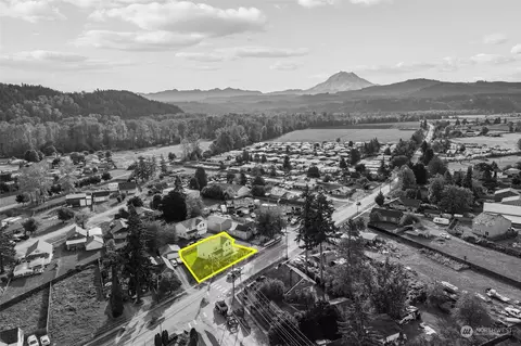View/Area - 604 Harman Way S, Orting, WA 98360 photo 2 of 3