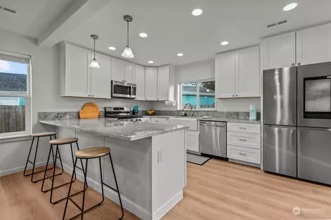 Kitchen - 604 Harman Way S, Orting, WA 98360 photo 1 of 4