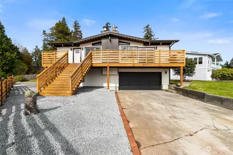 8031 Kispiox Rd, Blaine, WA 98230