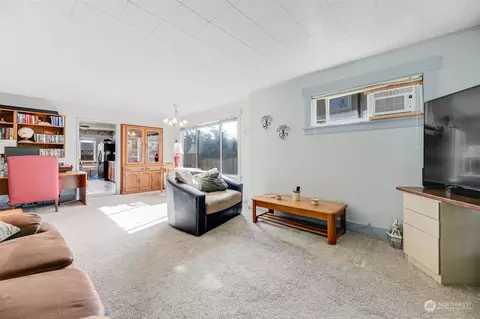 Living - 2305 Baker Ave, Everett, WA 98201 photo 1 of 3