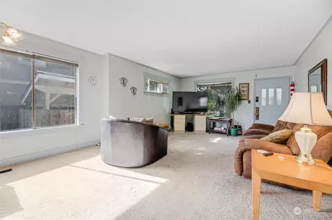 Living - 2305 Baker Ave, Everett, WA 98201 photo 3 of 3