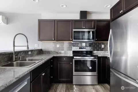 1651 SW Mulberry Pl UNIT OAK, Oak Harbor, WA 98277
