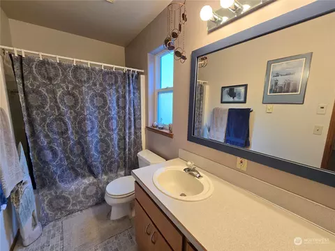 Bath - 152 Buck Loop Rd, Sequim, WA 98382 photo 6 of 6