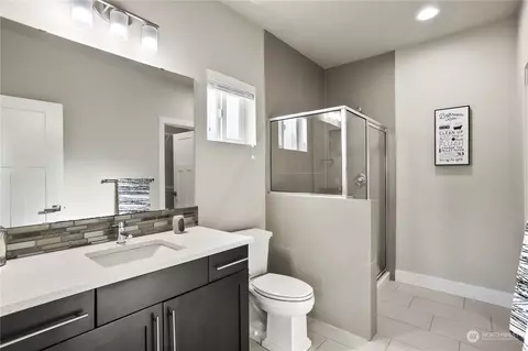 Bath - 1224 198th Pl SE, Bothell, WA 98012 photo 1 of 5