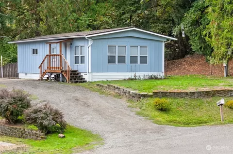 81 NE Davey Jones Ct, Belfair, WA 98528