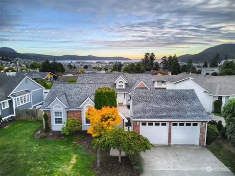 5609 Sugarloaf St, Anacortes, WA 98221
