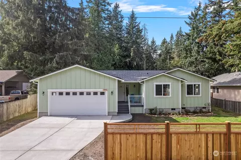 7840 Blakely Ave, Clinton, WA 98236