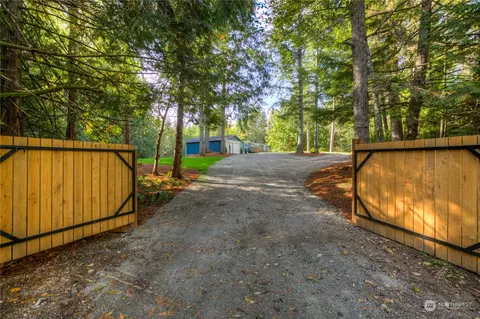 230 Brentwood Ln NW, Seabeck, WA 98380