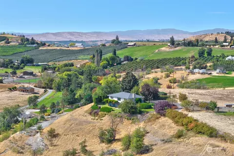 292 W Taylor Rd, Selah, WA 98942