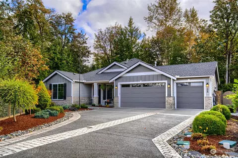 1046 Adams Ct, Mount Vernon, WA 98274