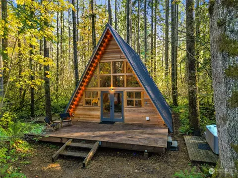 76141 NE 122nd St, Skykomish, WA 98288