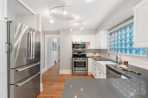Kitchen - 426 10th Ave E, Seattle, WA 98102 photo 3 of 4