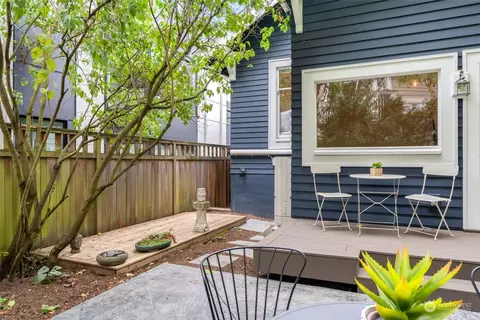 Exterior - 426 10th Ave E, Seattle, WA 98102 photo 6 of 7