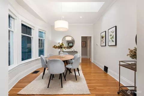Dining - 426 10th Ave E, Seattle, WA 98102 photo 1 of 4