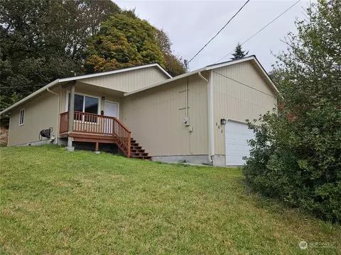 560 NE Adams Ave, Chehalis, WA 98532