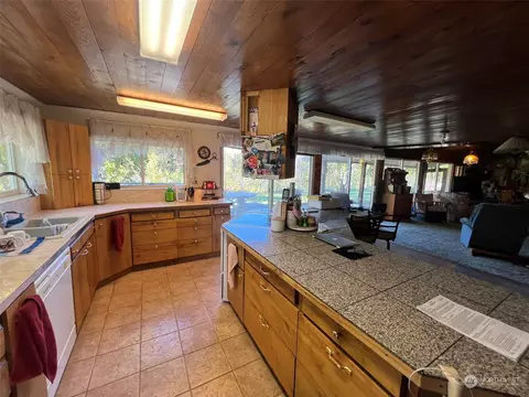 Kitchen - 695 Twisp- Carlton Rd, Twisp, WA 98856 photo 2 of 3
