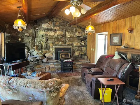Living - 695 Twisp- Carlton Rd, Twisp, WA 98856 photo 2 of 2