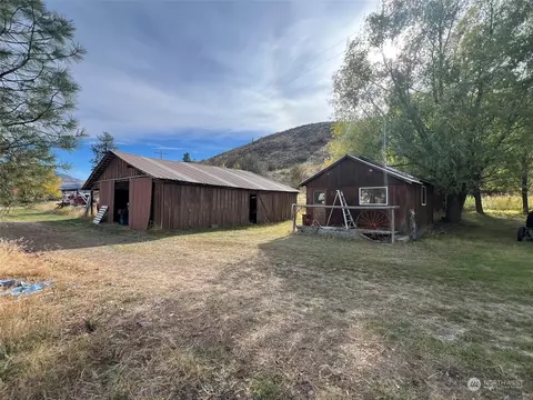 Exterior - 695 Twisp- Carlton Rd, Twisp, WA 98856 photo 17 of 21