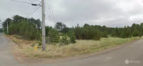 24630 J Pl, Ocean Park, WA 98640