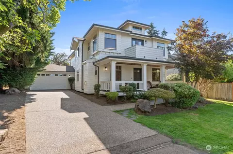 705 20th Ave W, Kirkland, WA 98033