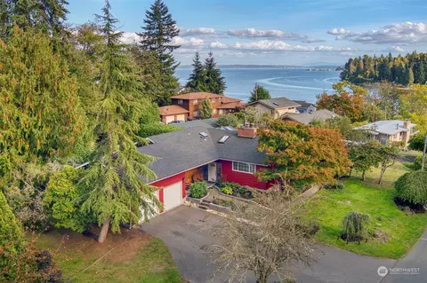 6732 NE Mckinstry St, Suquamish, WA 98392