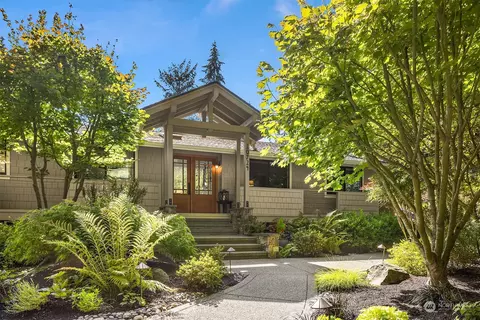 10724 228th St SW, Edmonds, WA 98020