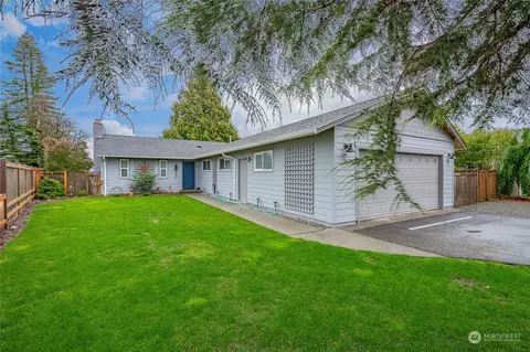 8034 Niska Rd, Blaine, WA 98230