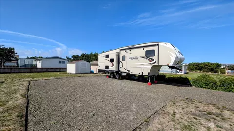 35211 G St, Ocean Park, WA 98640