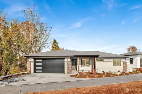 8719 Semiahmoo Dr, Blaine, WA 98230