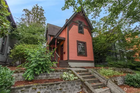 818 23rd Ave, Seattle, WA 98122