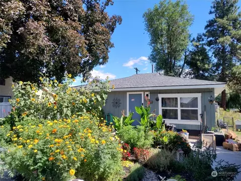 209 Juniper St, Oroville, WA 98844