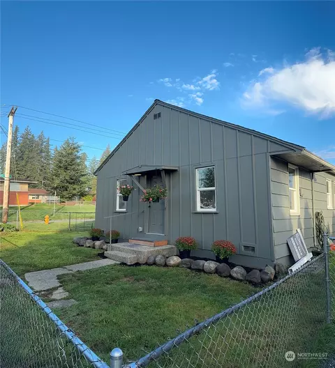 Exterior - 1005 Lane Pl #A, Everett, WA 98203 photo 2 of 5