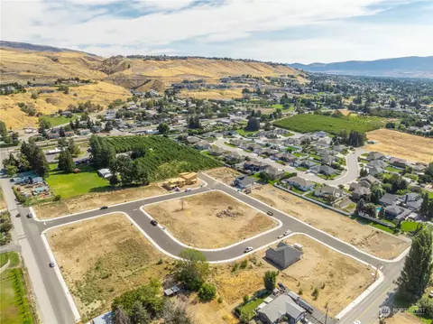 3217 NW Cascade Ave, East Wenatchee, WA 98802
