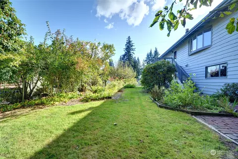Exterior - 8931 Cascadia Ave, Everett, WA 98208 photo 3 of 8