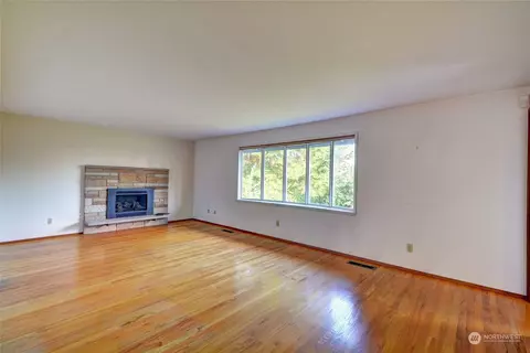 Living - 8931 Cascadia Ave, Everett, WA 98208 photo 1 of 5